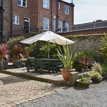 The Georgian Bedale